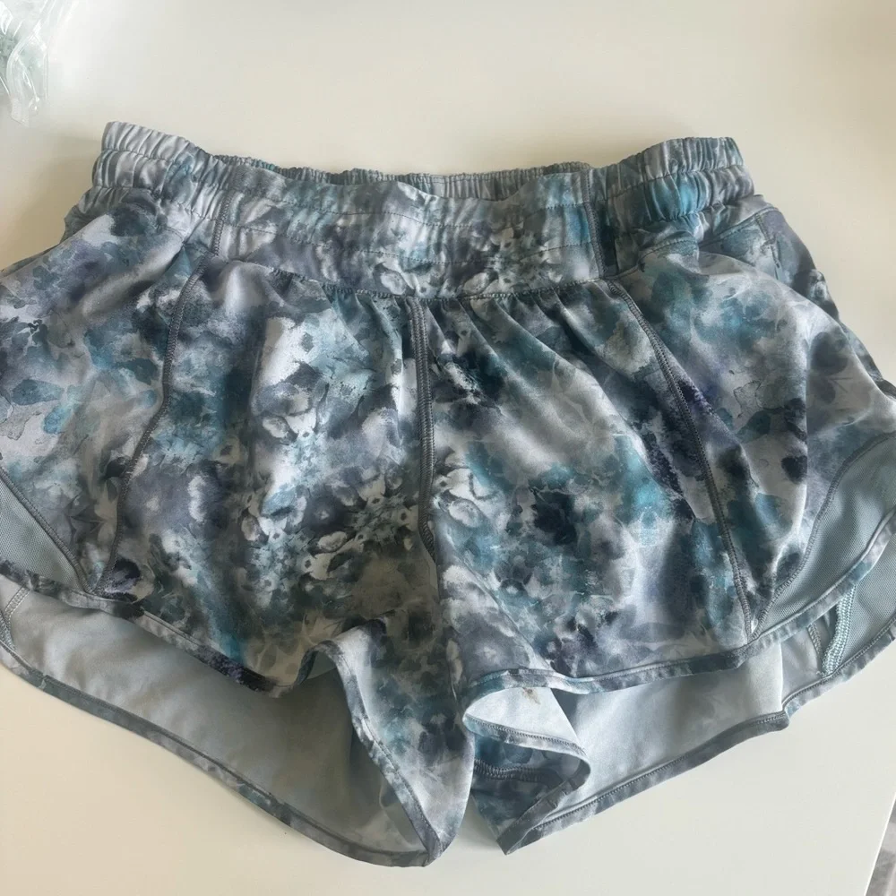 Lululemon Hotty Hot 2.5”